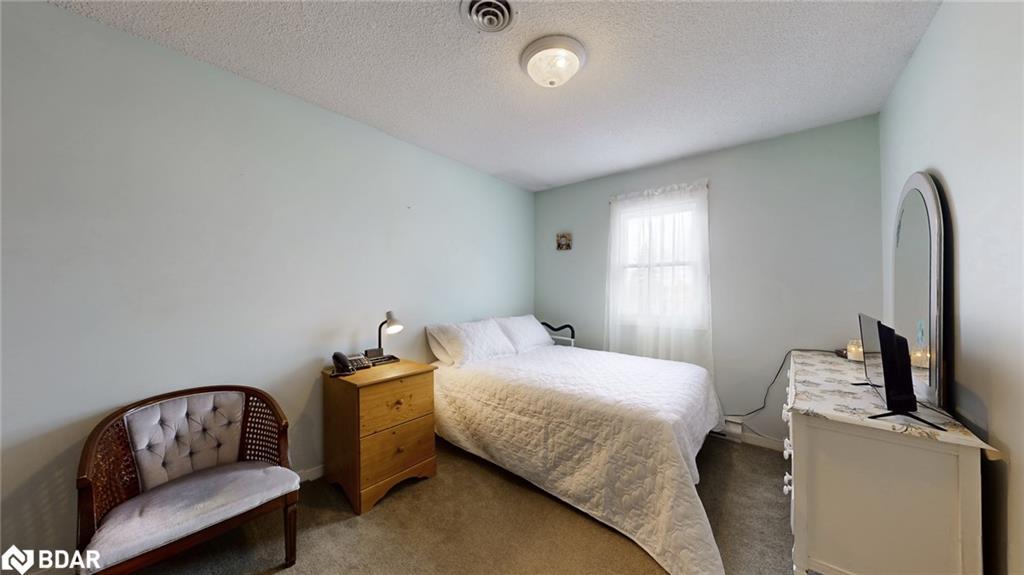 167 Little Avenue, Barrie, ON - Indoor Photo Showing Bedroom