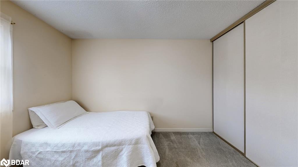 167 Little Avenue, Barrie, ON - Indoor Photo Showing Bedroom