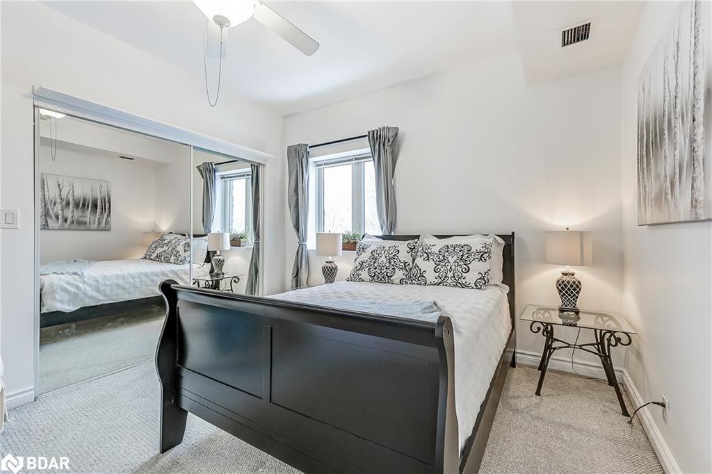 301-21 George Street, Aurora, ON - Indoor Photo Showing Bedroom