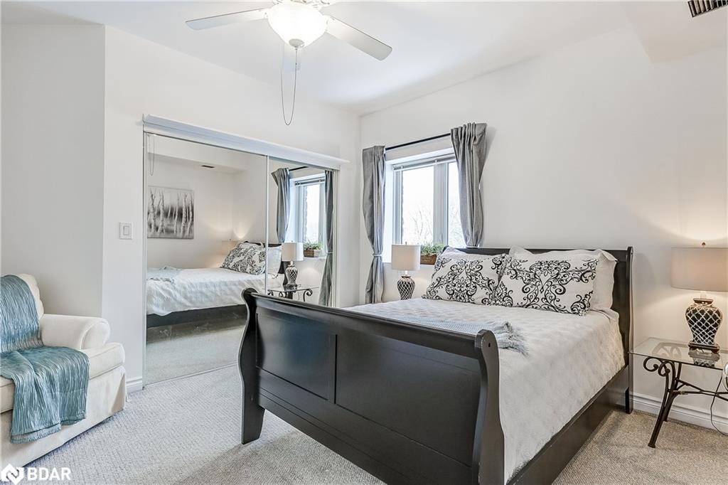 301-21 George Street, Aurora, ON - Indoor Photo Showing Bedroom