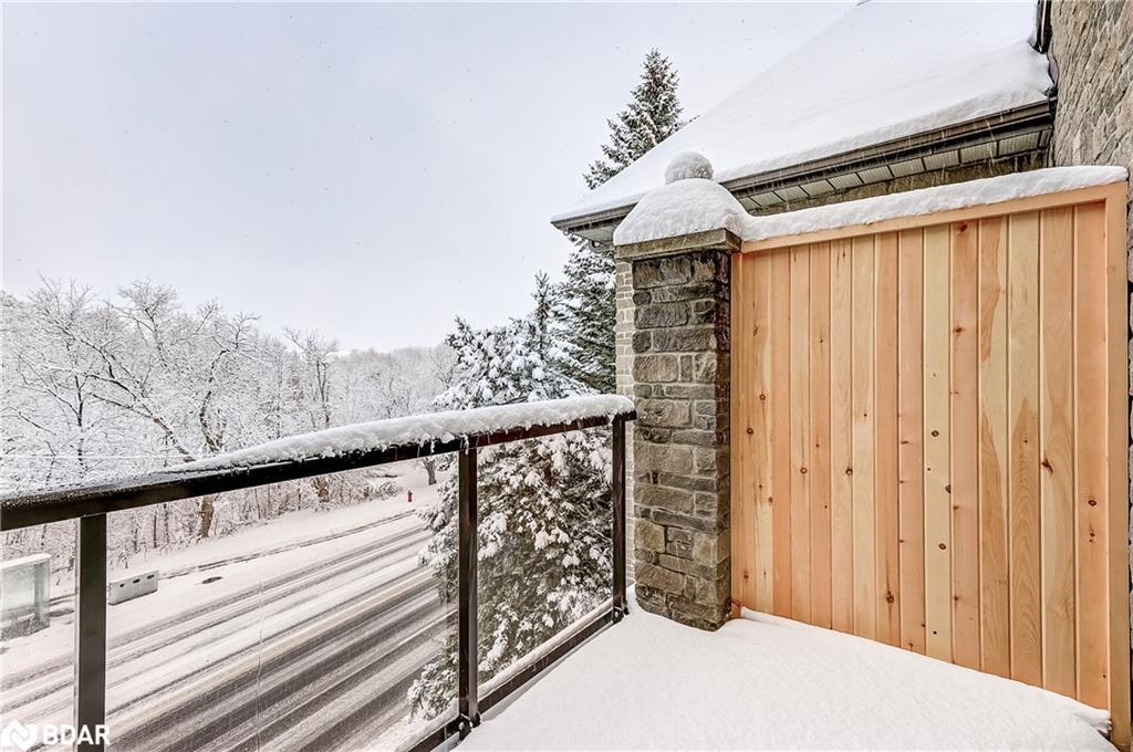 301-21 George Street, Aurora, ON - Outdoor