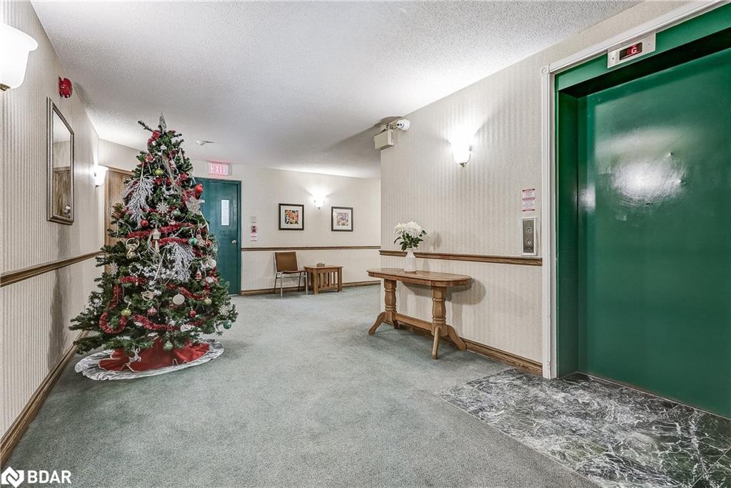 301-21 George Street, Aurora, ON - Indoor Photo Showing Other Room