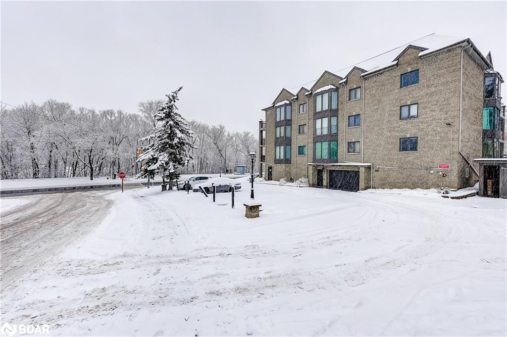 301-21 George Street, Aurora, ON - Outdoor