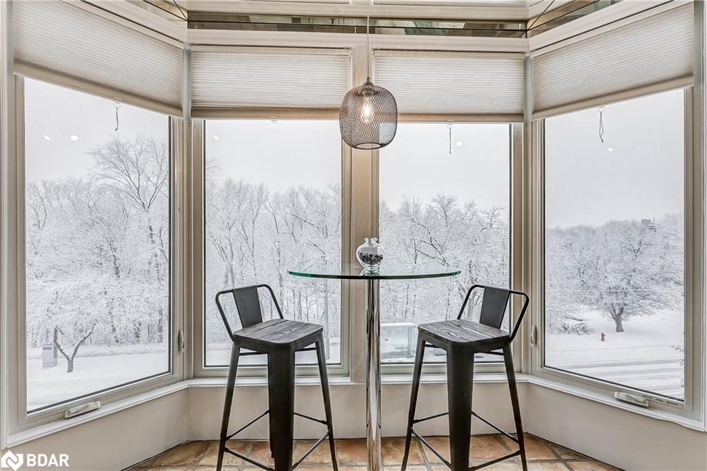 301-21 George Street, Aurora, ON - Indoor