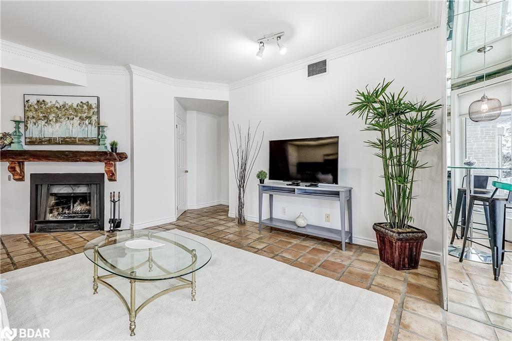 301-21 George Street, Aurora, ON - Indoor Photo Showing Living Room With Fireplace