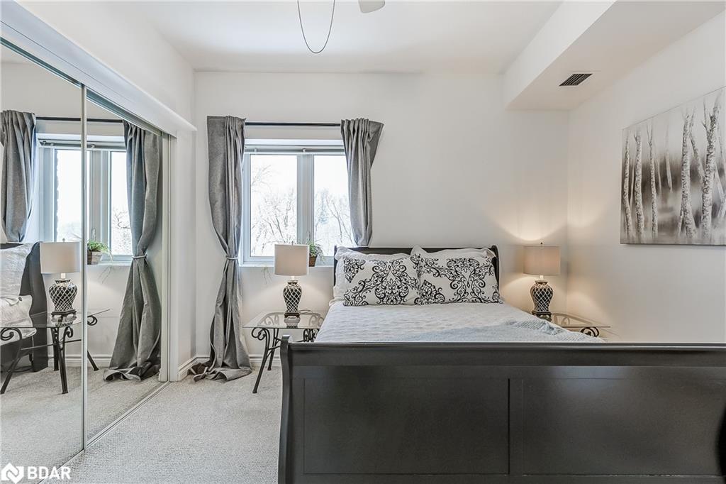 301-21 George Street, Aurora, ON - Indoor Photo Showing Bedroom