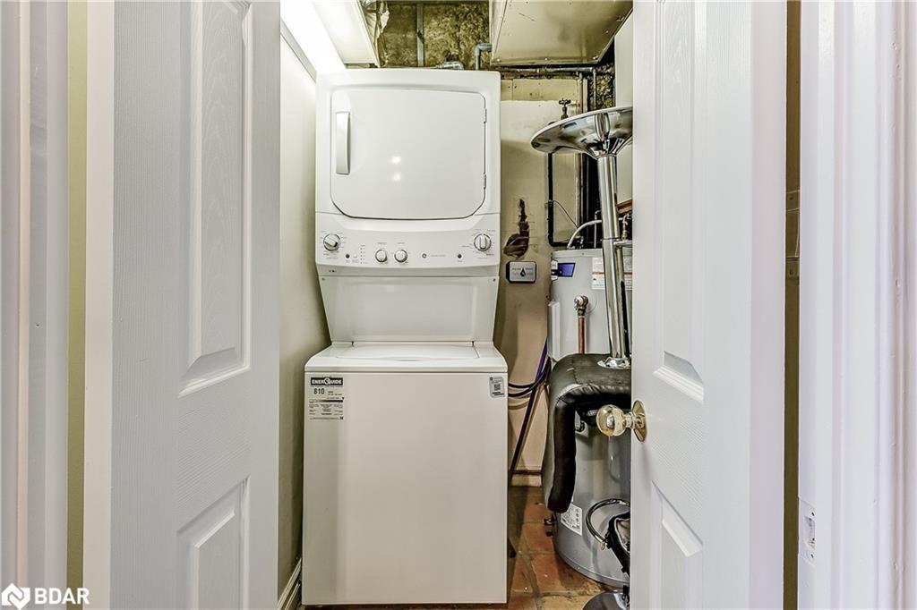 301-21 George Street, Aurora, ON - Indoor Photo Showing Laundry Room