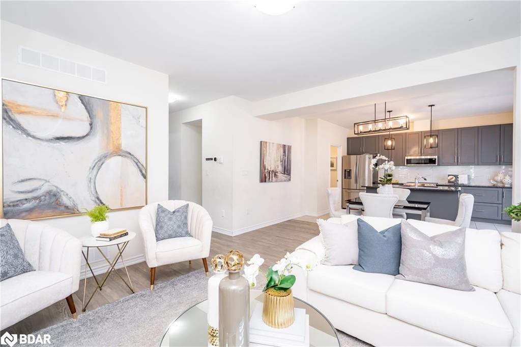 16 Bethune Avenue, Welland, ON - Indoor Photo Showing Living Room
