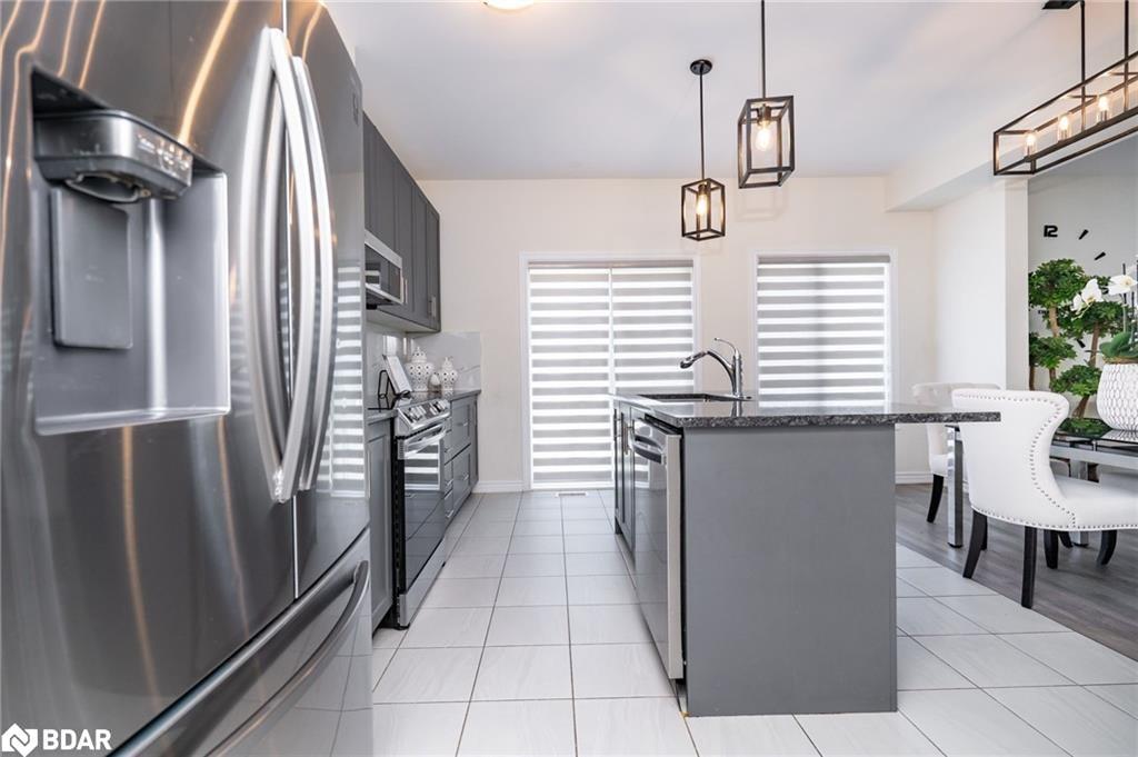 16 Bethune Avenue, Welland, ON - Indoor Photo Showing Kitchen