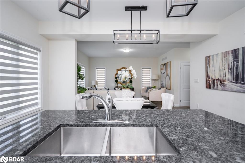 16 Bethune Avenue, Welland, ON - Indoor Photo Showing Kitchen With Double Sink