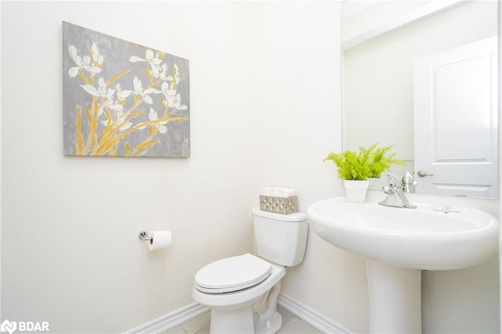 16 Bethune Avenue, Welland, ON - Indoor Photo Showing Bathroom