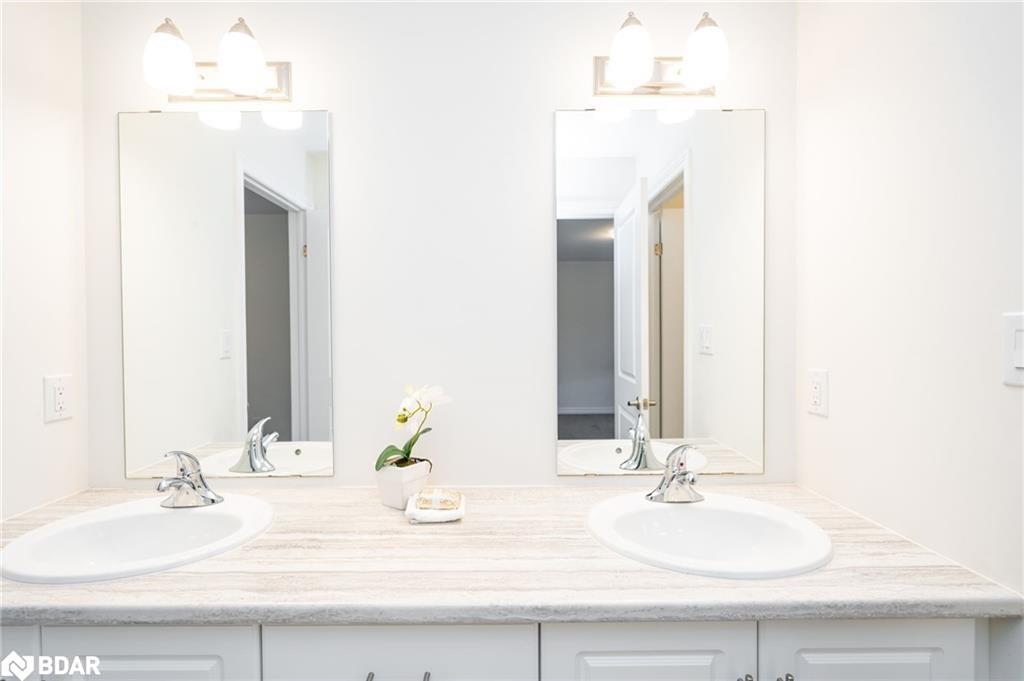 16 Bethune Avenue, Welland, ON - Indoor Photo Showing Bathroom