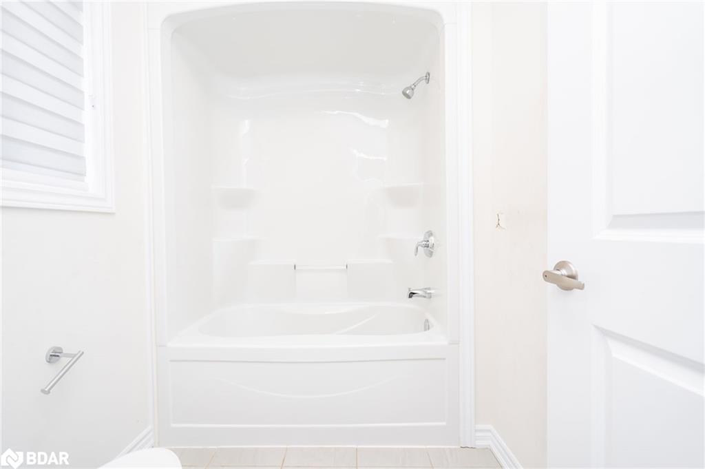 16 Bethune Avenue, Welland, ON - Indoor Photo Showing Bathroom