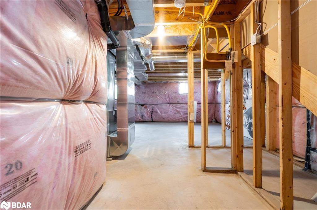 16 Bethune Avenue, Welland, ON - Indoor