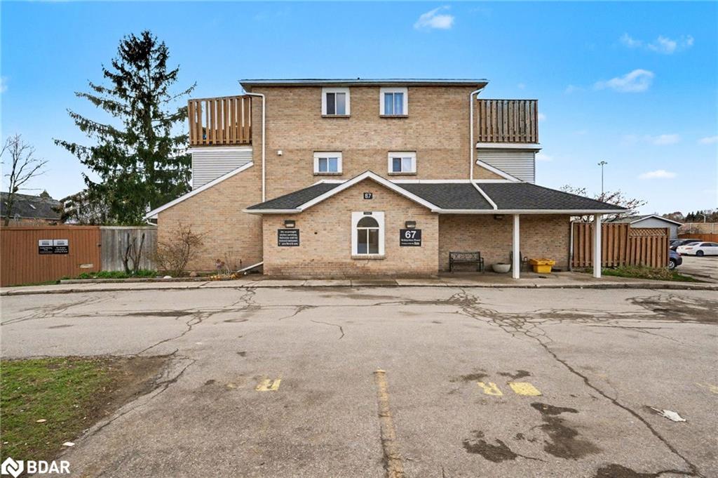 37-67 Valleyview Road, Kitchener, ON - Outdoor