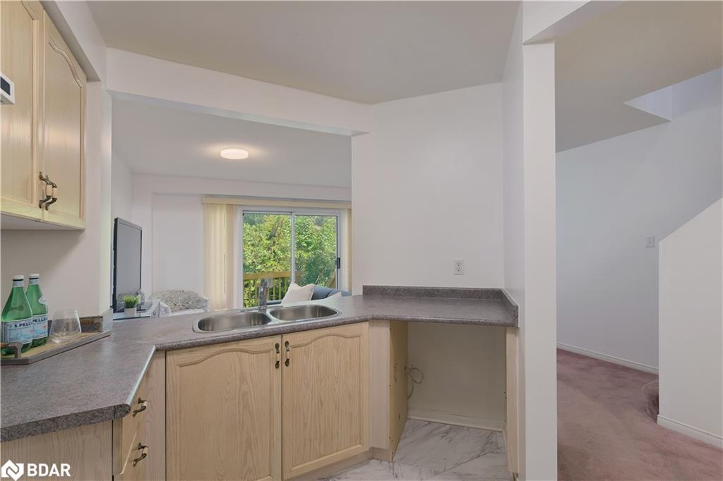 15-1285 Bristol Road W, Mississauga, ON - Indoor