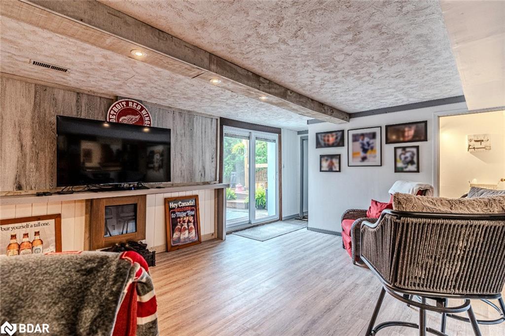 2447 Ridge Road W, Oro-Medonte, ON - Indoor