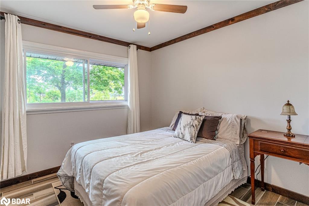 2447 Ridge Road W, Oro-Medonte, ON - Indoor Photo Showing Bedroom