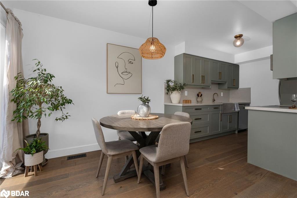 1431 Rankin Way, Innisfil, ON - Indoor Photo Showing Dining Room