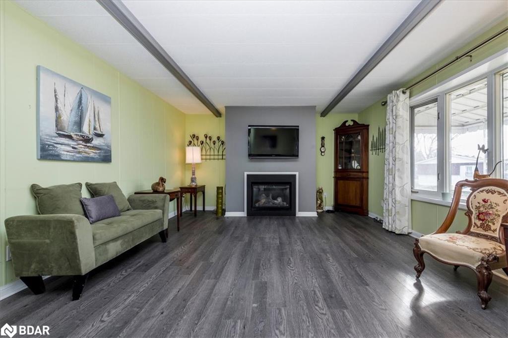 29 Main Street, Innisfil, ON - Indoor Photo Showing Living Room With Fireplace