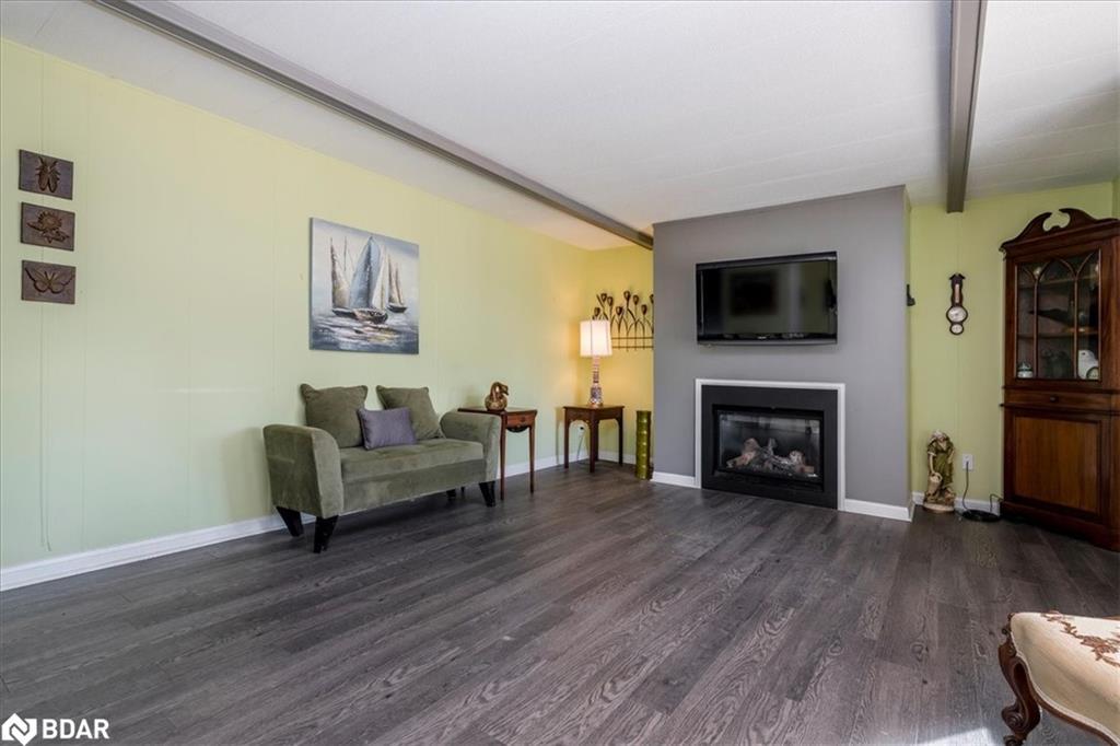 29 Main Street, Innisfil, ON - Indoor Photo Showing Living Room With Fireplace