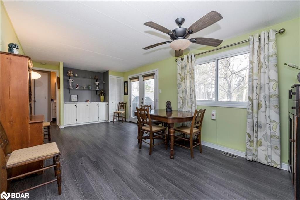 29 Main Street, Innisfil, ON - Indoor Photo Showing Dining Room