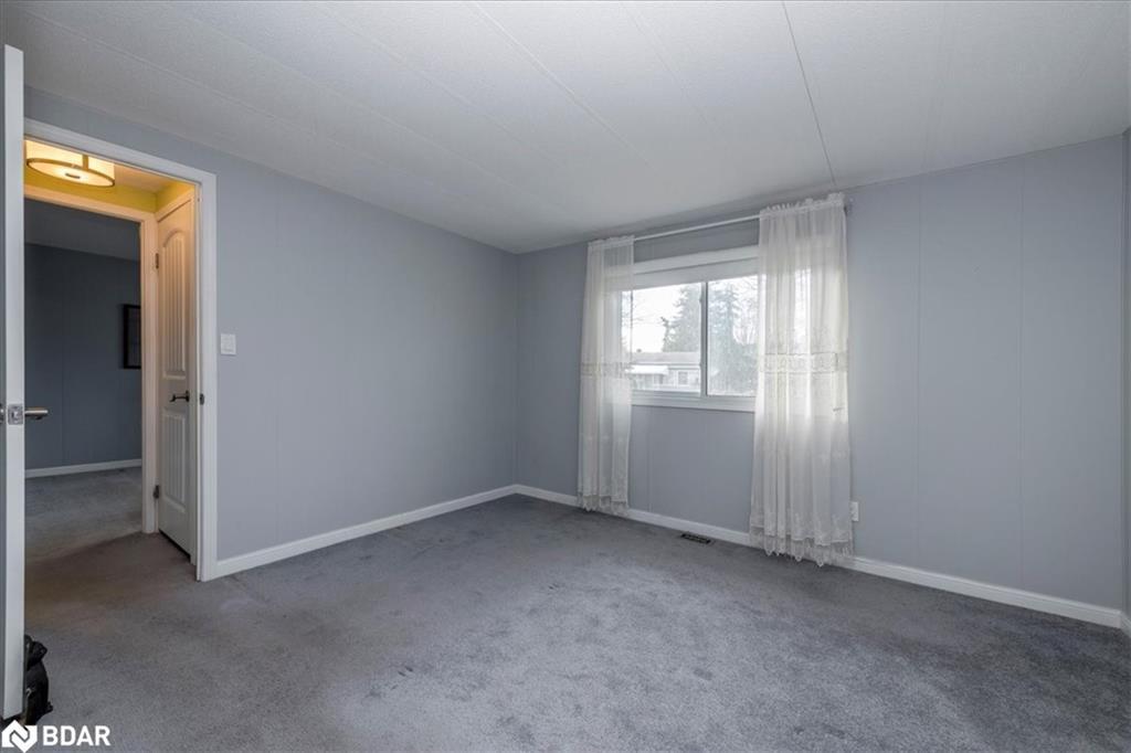 29 Main Street, Innisfil, ON - Indoor Photo Showing Other Room