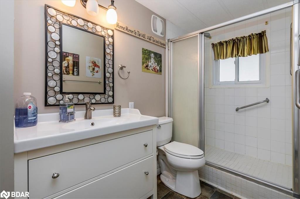29 Main Street, Innisfil, ON - Indoor Photo Showing Bathroom
