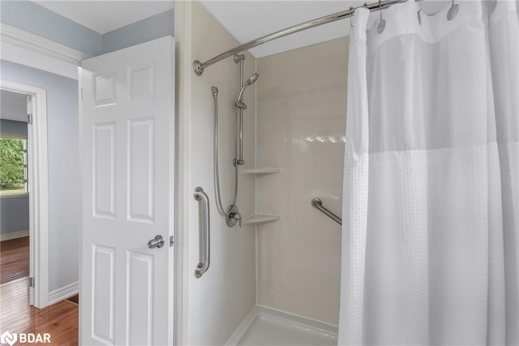 3 Comforts Cove, Innisfil, ON - Indoor Photo Showing Bathroom