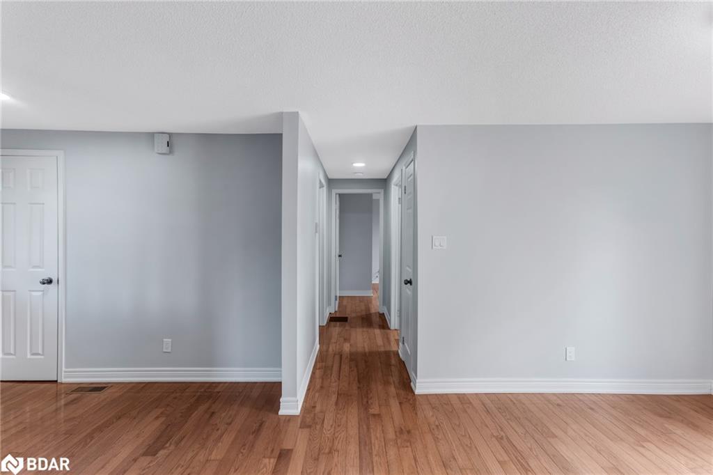 3 Comforts Cove, Innisfil, ON - Indoor Photo Showing Other Room