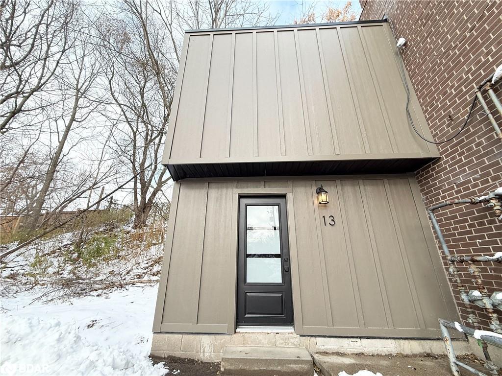 13-372 Darling Street, Brantford, ON - Outdoor