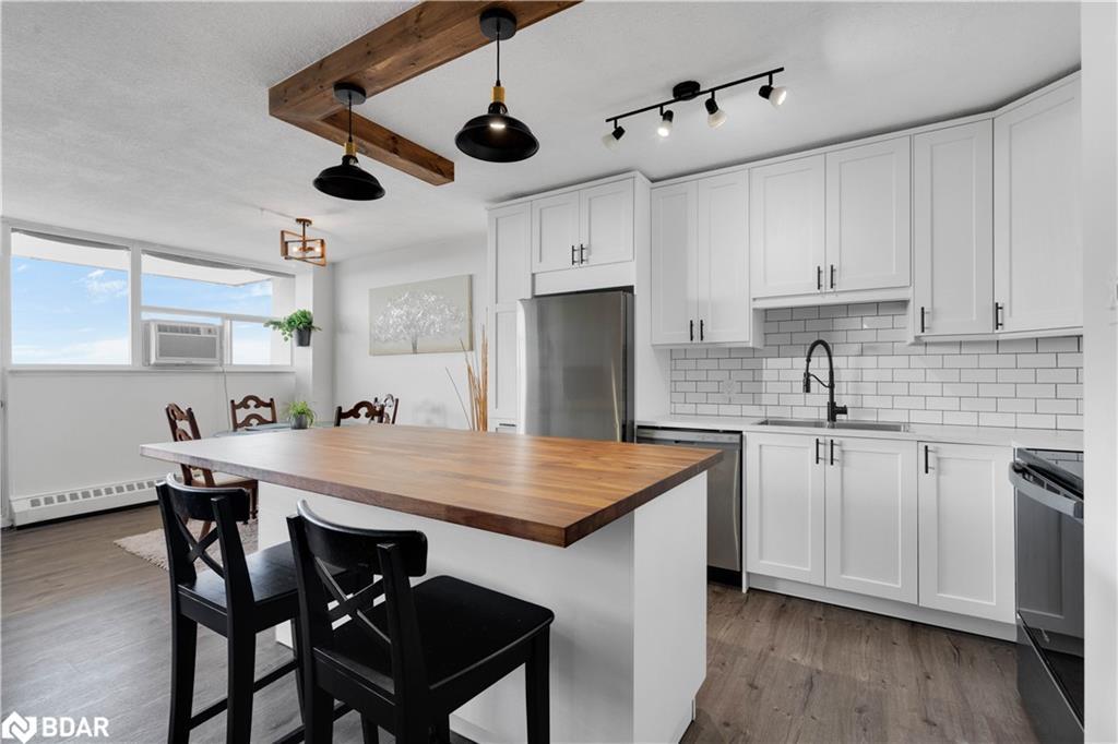 1204-215 Glenridge Avenue, St. Catharines, ON - Indoor Photo Showing Other Room