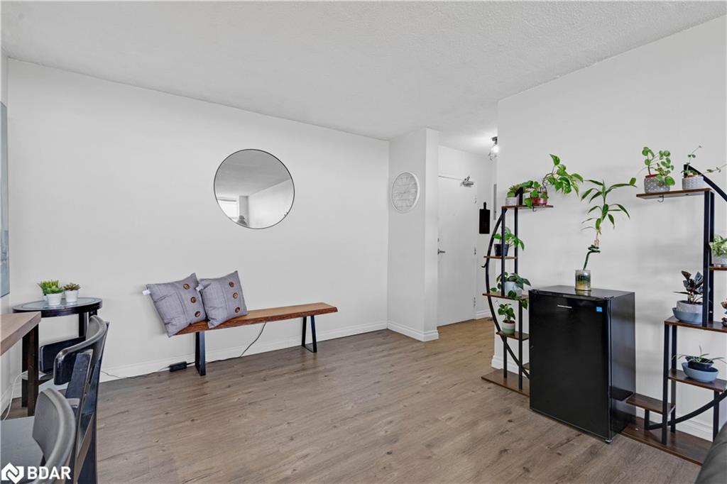 1204-215 Glenridge Avenue, St. Catharines, ON - Indoor