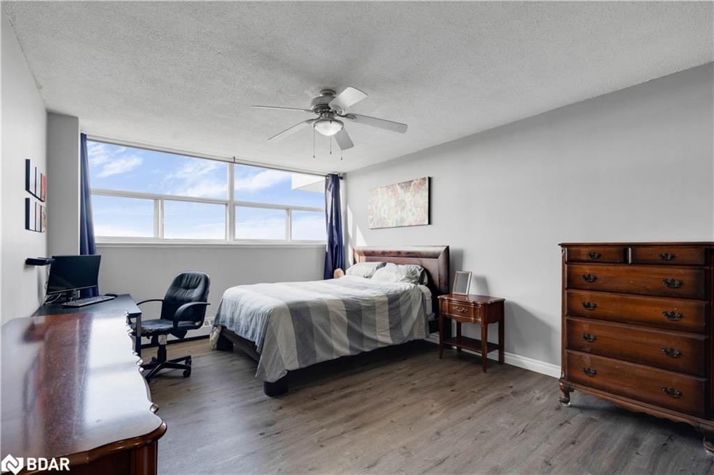 1204-215 Glenridge Avenue, St. Catharines, ON - Indoor Photo Showing Bedroom