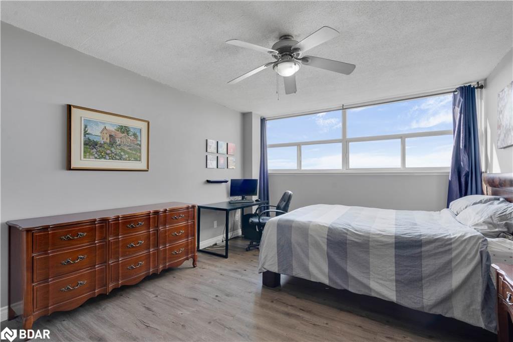 1204-215 Glenridge Avenue, St. Catharines, ON - Indoor Photo Showing Bedroom
