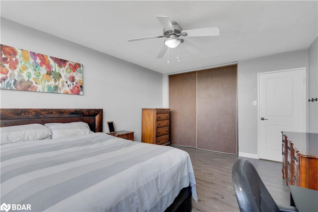 1204-215 Glenridge Avenue, St. Catharines, ON - Indoor Photo Showing Bedroom