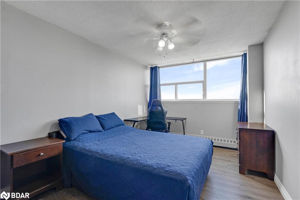 1204-215 Glenridge Avenue, St. Catharines, ON - Indoor Photo Showing Bedroom