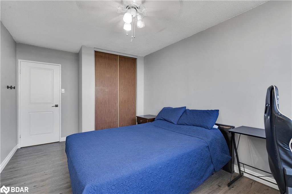 1204-215 Glenridge Avenue, St. Catharines, ON - Indoor Photo Showing Bedroom