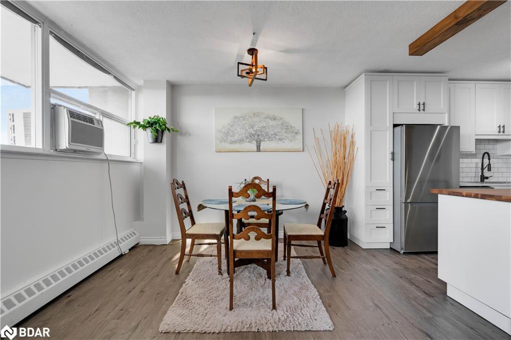 1204-215 Glenridge Avenue, St. Catharines, ON - Indoor