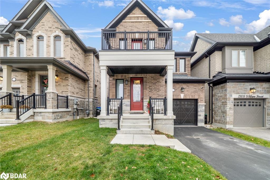 2107 Wilson Street, Innisfil, ON - Outdoor With Balcony With Facade