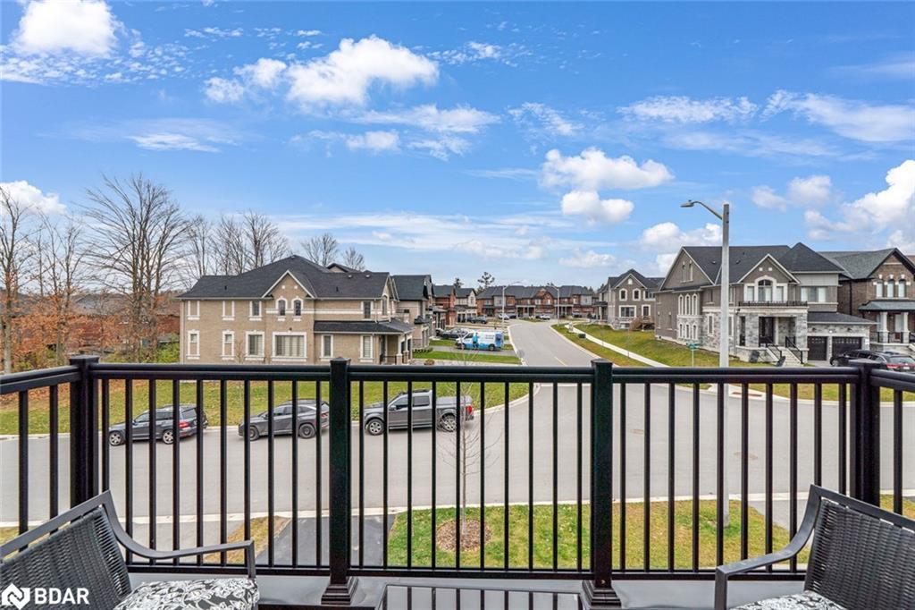 2107 Wilson Street, Innisfil, ON - Outdoor