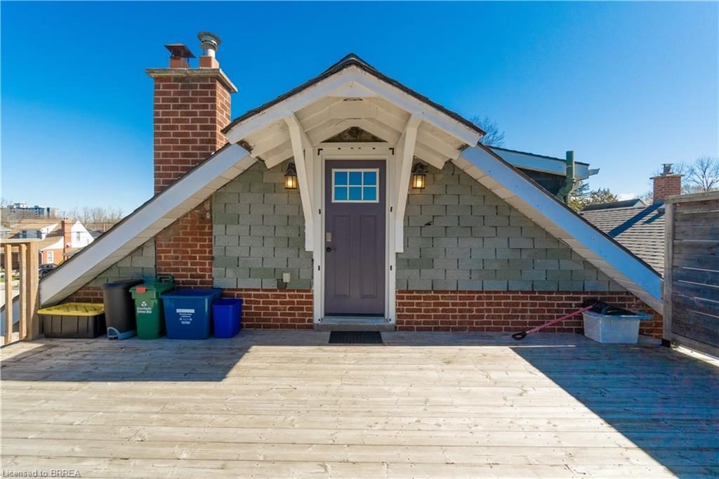 21 Wade Avenue, Brantford, ON - Outdoor