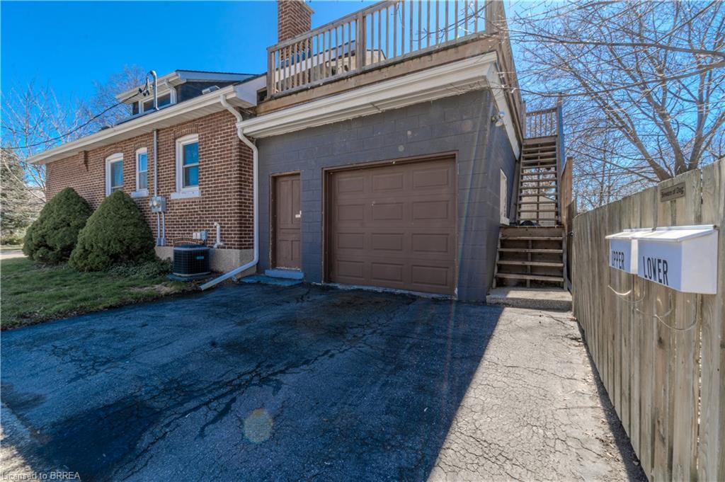 21 Wade Avenue, Brantford, ON - Outdoor