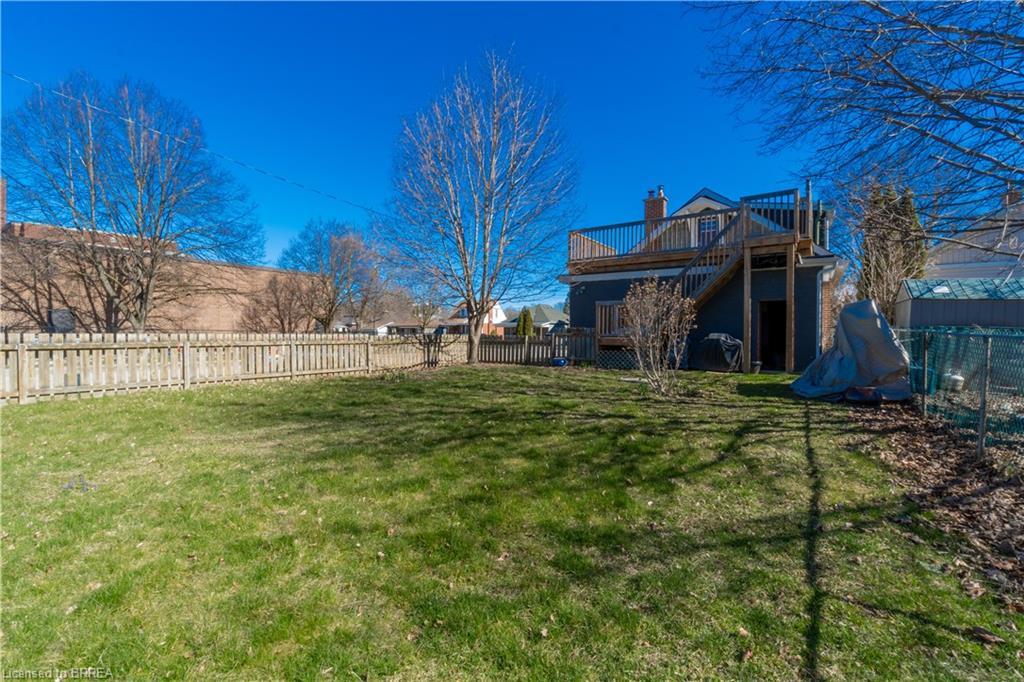 21 Wade Avenue, Brantford, ON - Outdoor