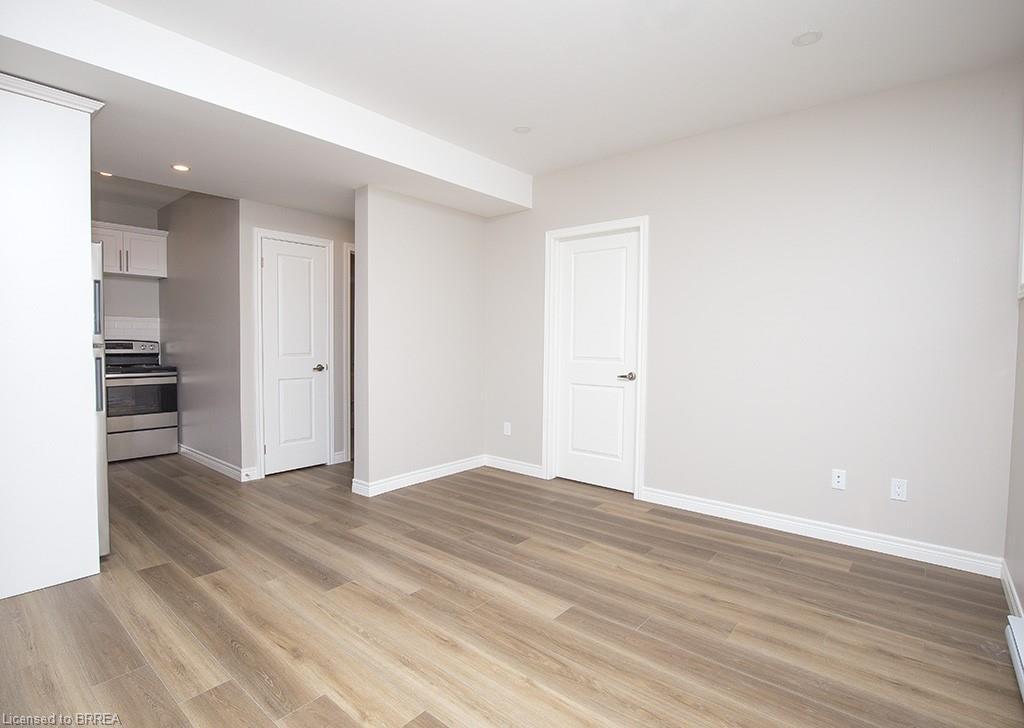 355 Wellington Street, Brantford, ON - Indoor Photo Showing Other Room