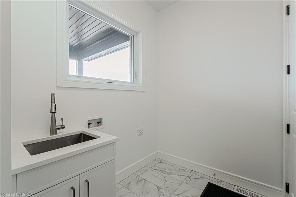 2 Hudson Drive, Brantford, ON - Indoor Photo Showing Other Room