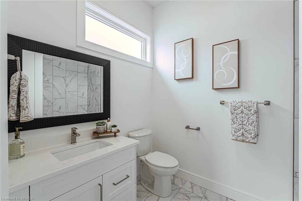 2 Hudson Drive, Brantford, ON - Indoor Photo Showing Bathroom