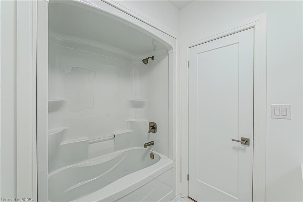 2 Hudson Drive, Brantford, ON - Indoor Photo Showing Bathroom