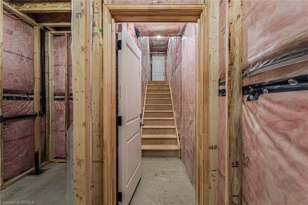 2 Hudson Drive, Brantford, ON - Indoor