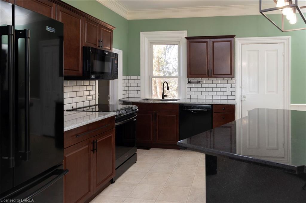 1746 Windham Road 2, Scotland, ON - Indoor Photo Showing Kitchen